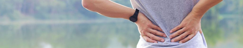 Person mit Rückenschmerzen